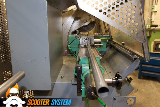 Yasuni Exhaust Pipe Cutting